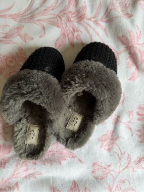 UGG Cozy Faux-Fur Lined Slippers in Gray